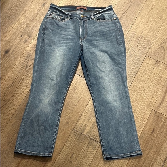 Judy Blue Denim - JUDY BLUE skinny fit capri, size 14W